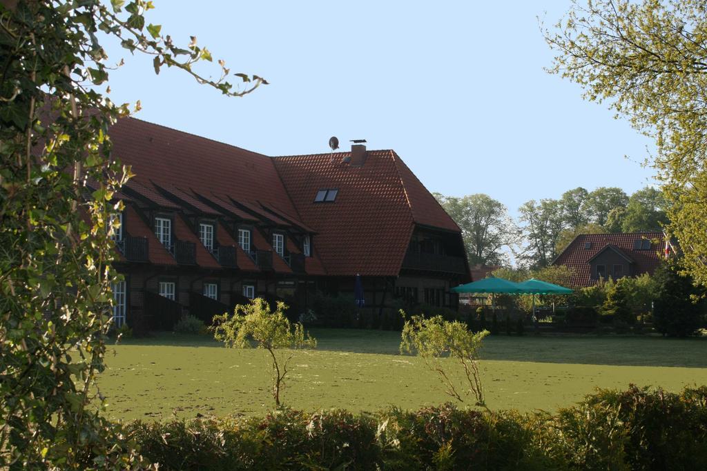 Hotel Seewisch Flessenow Extérieur photo